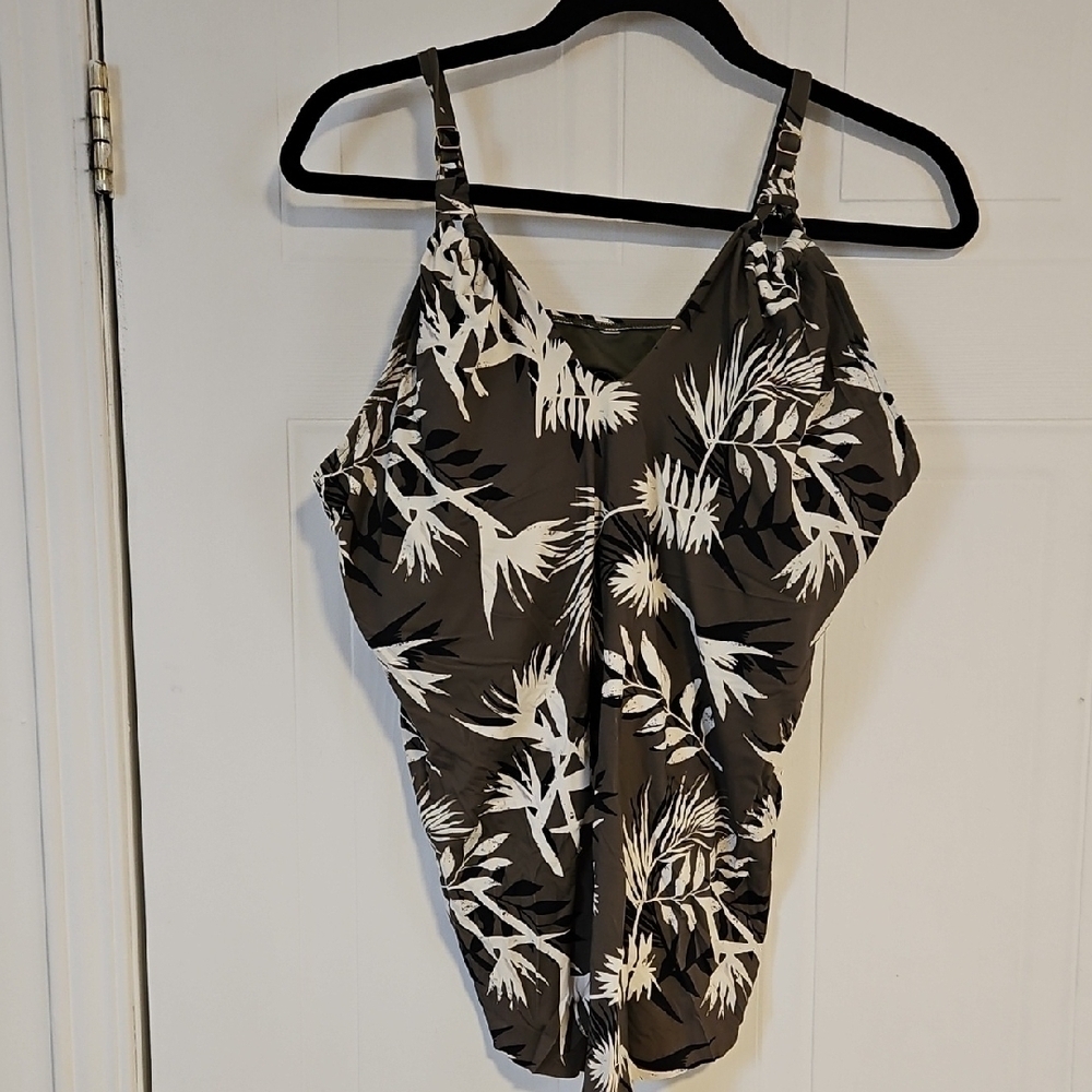XXL Plus Size Womens Swimsuit Top Brand New La Vie Rose